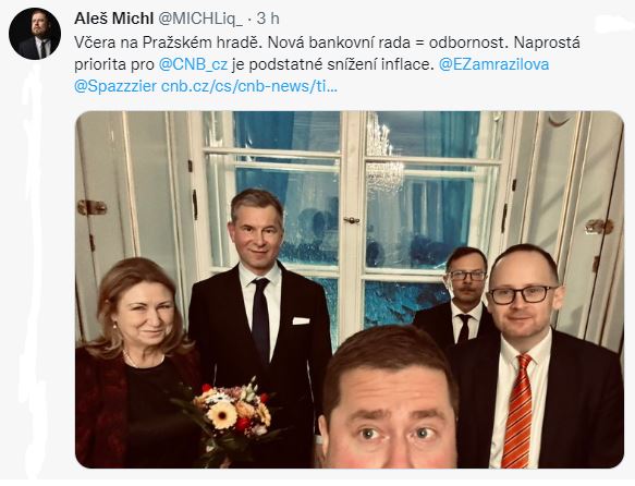 Aleš Michl: Včera na Pražském hradě. Nová bankovní rada = odbornost. Naprostá priorita pro @CNB_cz je podstatné snížení inflace. @EZamrazilova @Spazzzier