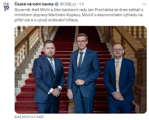 ČNB – Guvernér Aleš Michl a člen bankovní rady Jan Procházka se dnes setkali s ministrem dopravy Martinem Kupkou. Mluvili o ekonomickém výhledu na příští rok a o vývoji snižování inflace.